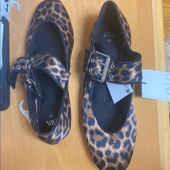 Zara Women's Leopard Flats with Buckle Detail Mary Jane style - Picture 3 of 3